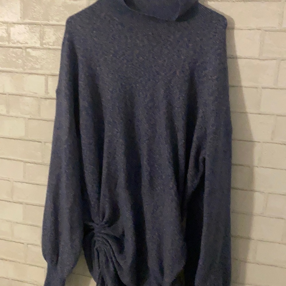 Cinched sweater dress just wored it once!  Smoke free apt..